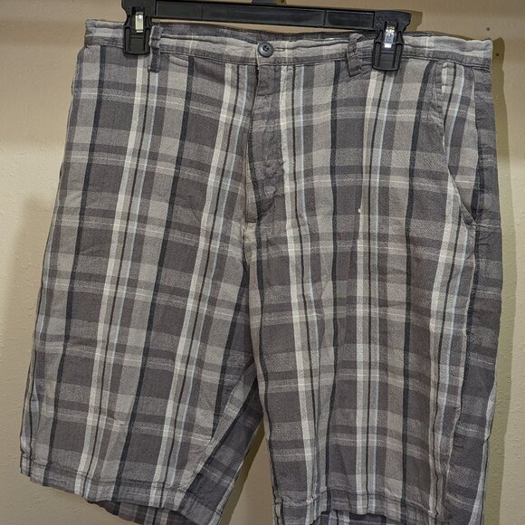 Lot of 2 Open Trails solid green Burnside Gray green plaid W 34" Men's Shorts - Picture 1 of 6